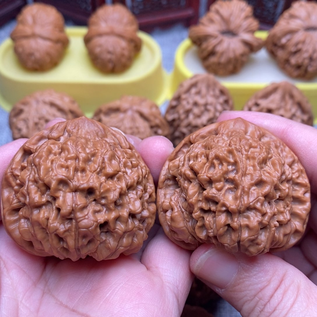 文玩核桃把件45麒麟纹官帽精品