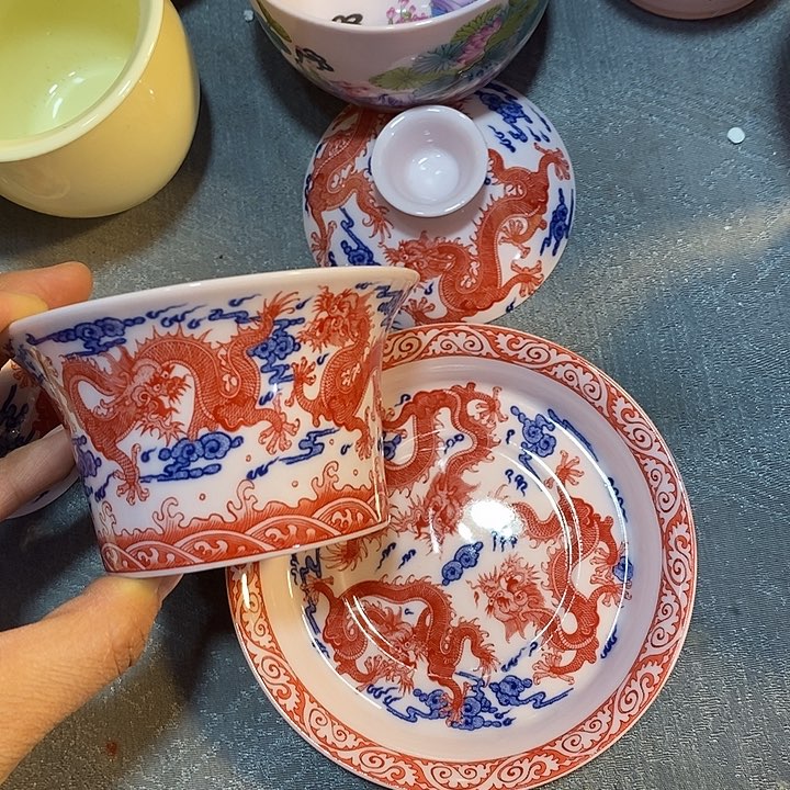 摆件陶红稀土九龙马蹄盖碗