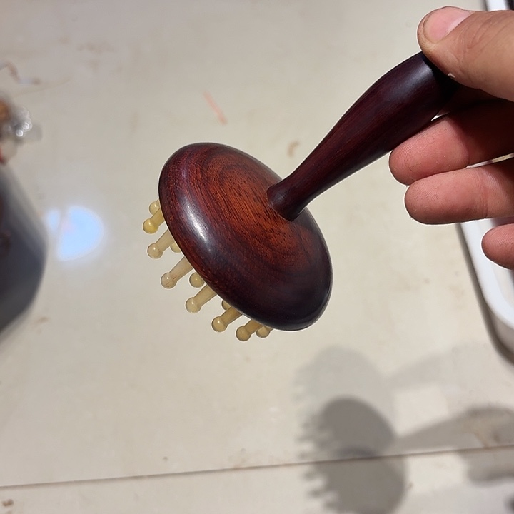 紫檀羊角经络刷长柄福利