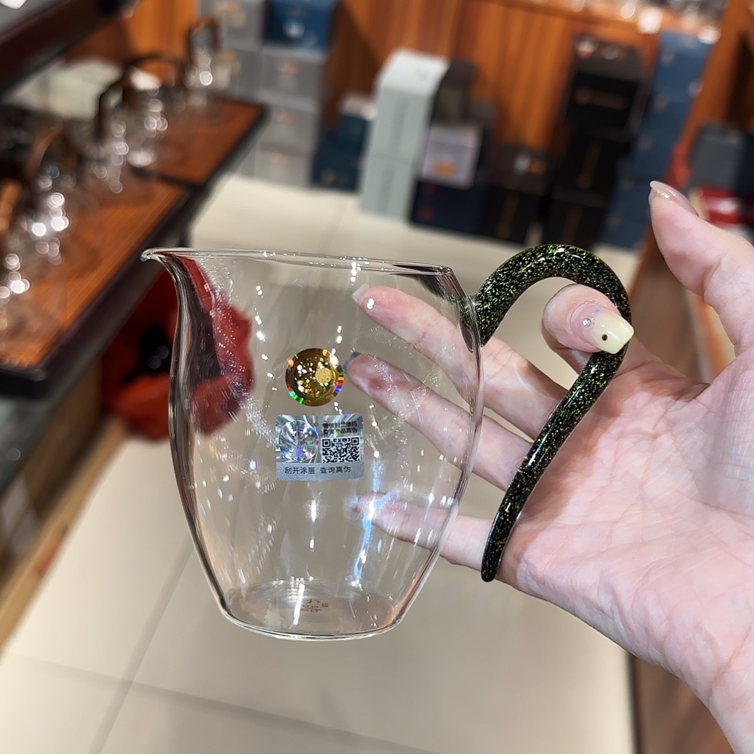 糖****黑金怡然////////////