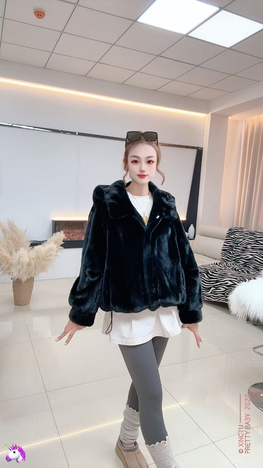 皇家远柏2025新款黑色水貂连帽款外套