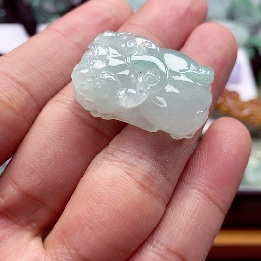 翡翠颈饰未镶嵌翡翠