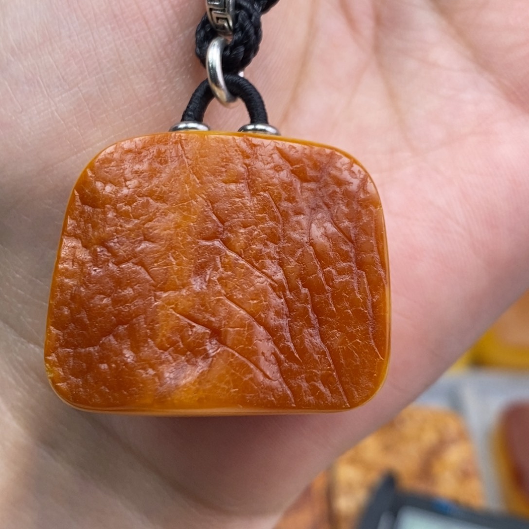 琥珀吊坠(赠链)未镶嵌