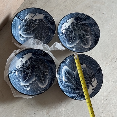 微瑕，不能明火，口径13高4，4个碟子