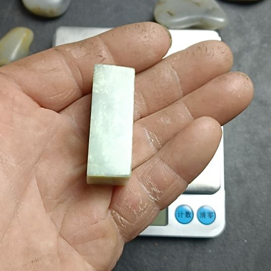 和田玉未镶嵌车挂