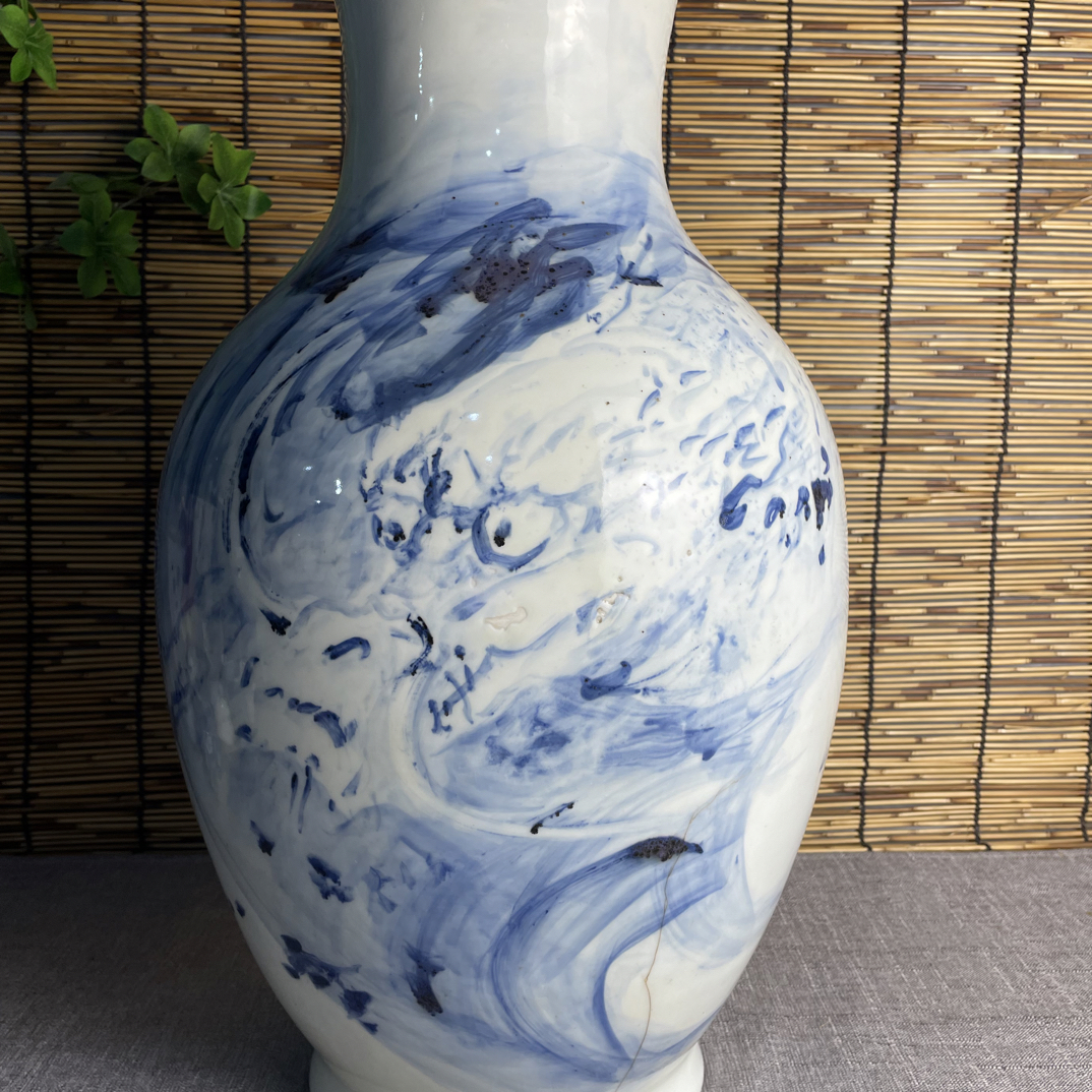 大正时期·华中亭六世道八作 青花龙纹瓶：匠人遗珍，残缺见百年瓷魂