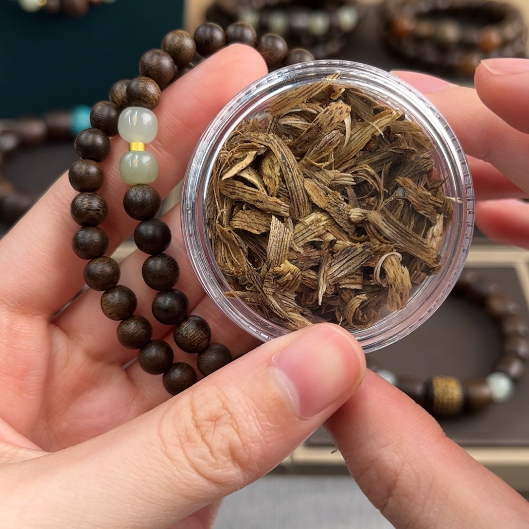 沉香碎屑沉香6mm海南莺歌绿奇楠沉水级