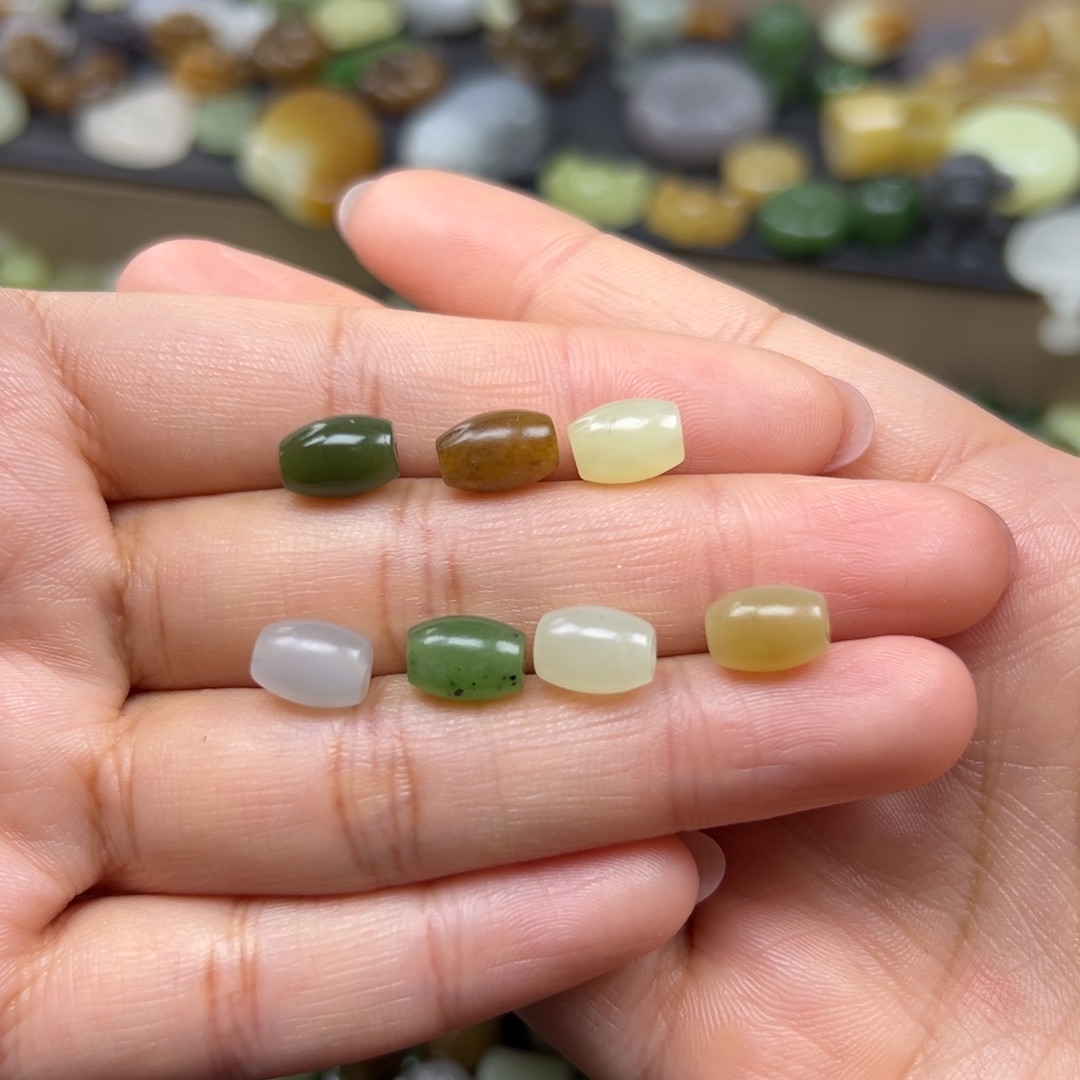 和田玉未镶嵌颈饰19.9一个多样性发其一