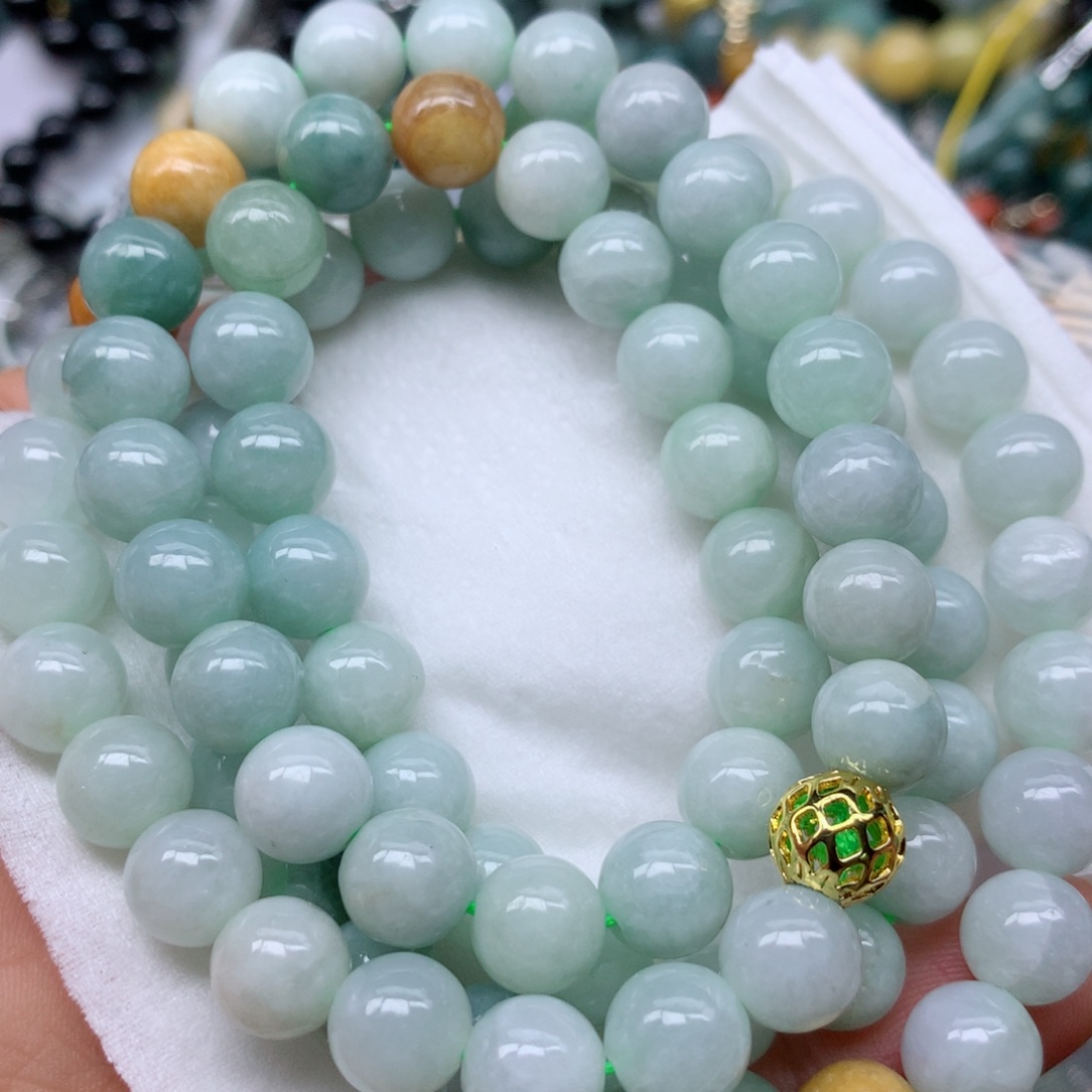 翡翠颈饰未镶嵌手串