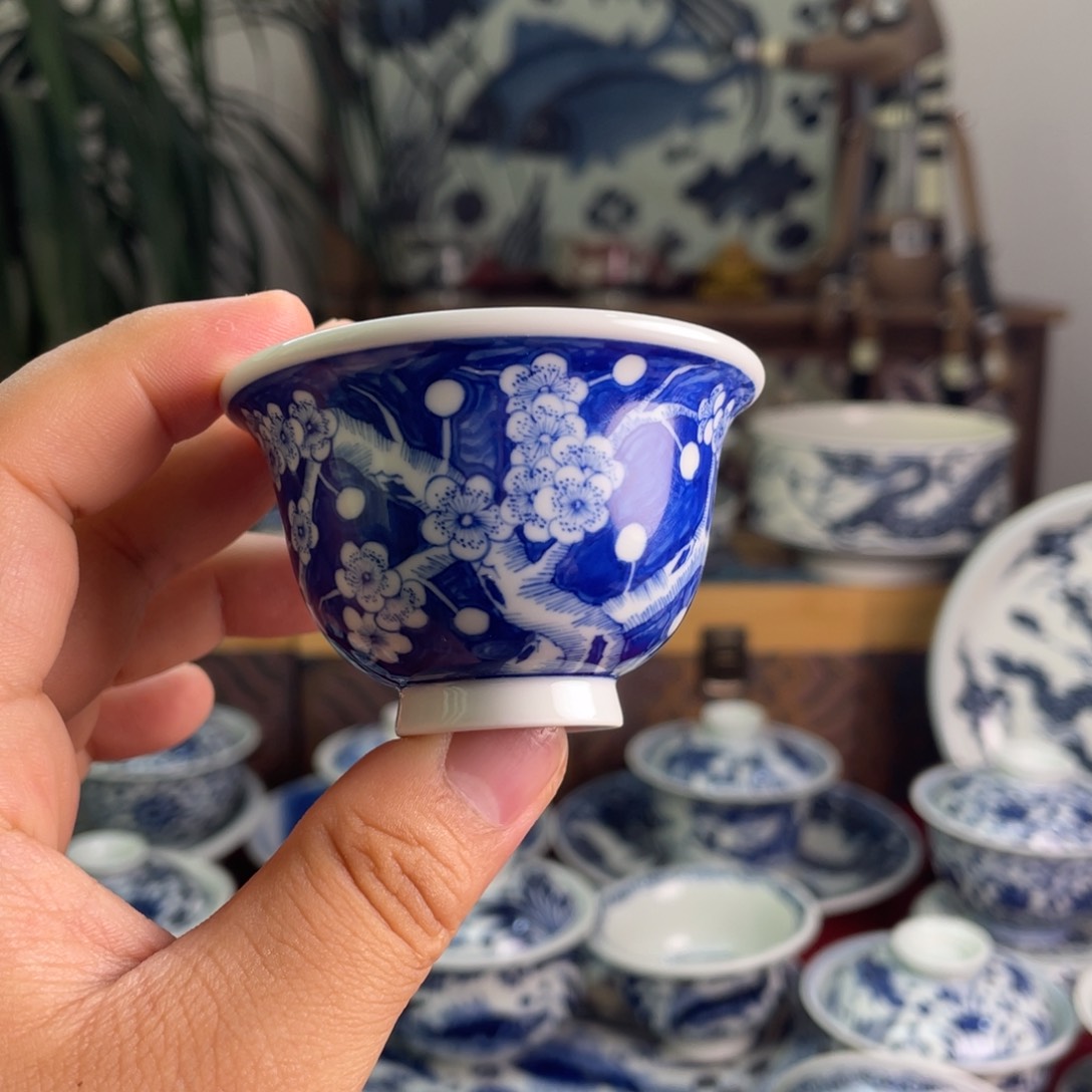 青花冰梅小压手杯微瑕