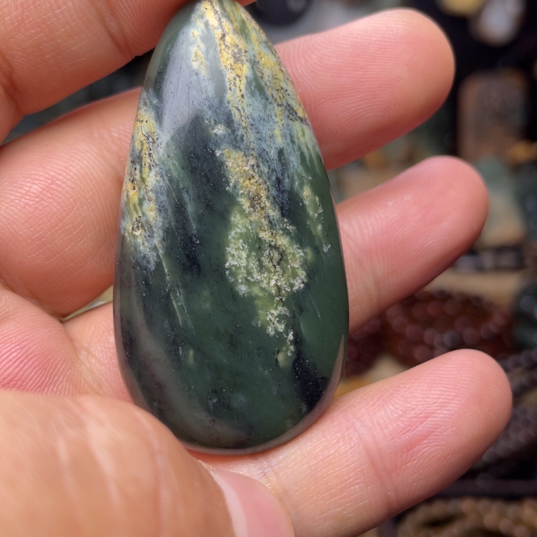 岫岩河磨玉（透闪石质玉）未镶嵌颈饰