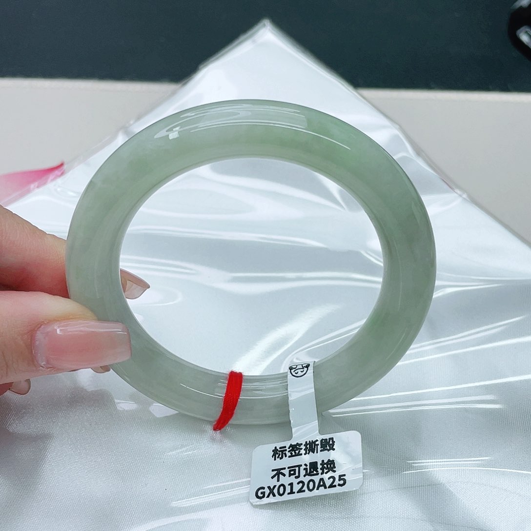 翡翠手镯未镶嵌圆56.8