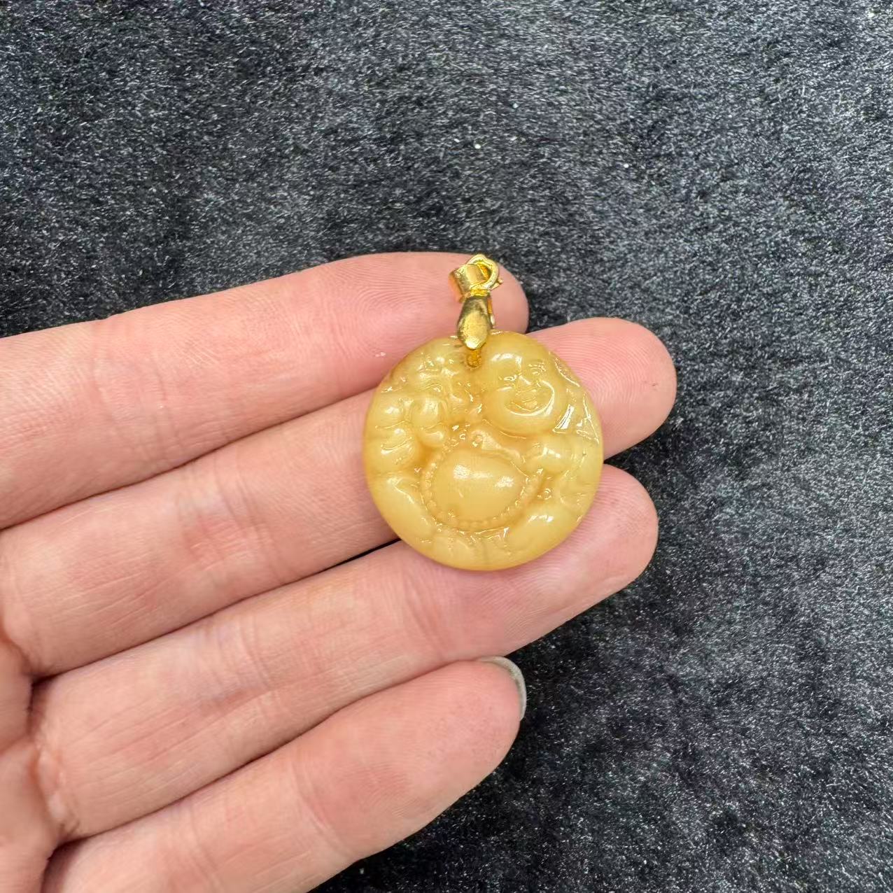 天然黄龙玉佛公吊坠 V1430—多样性发