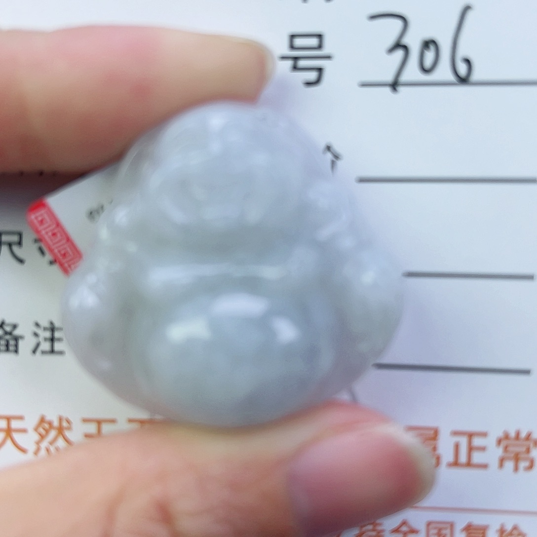 翡翠颈饰未镶嵌佛公