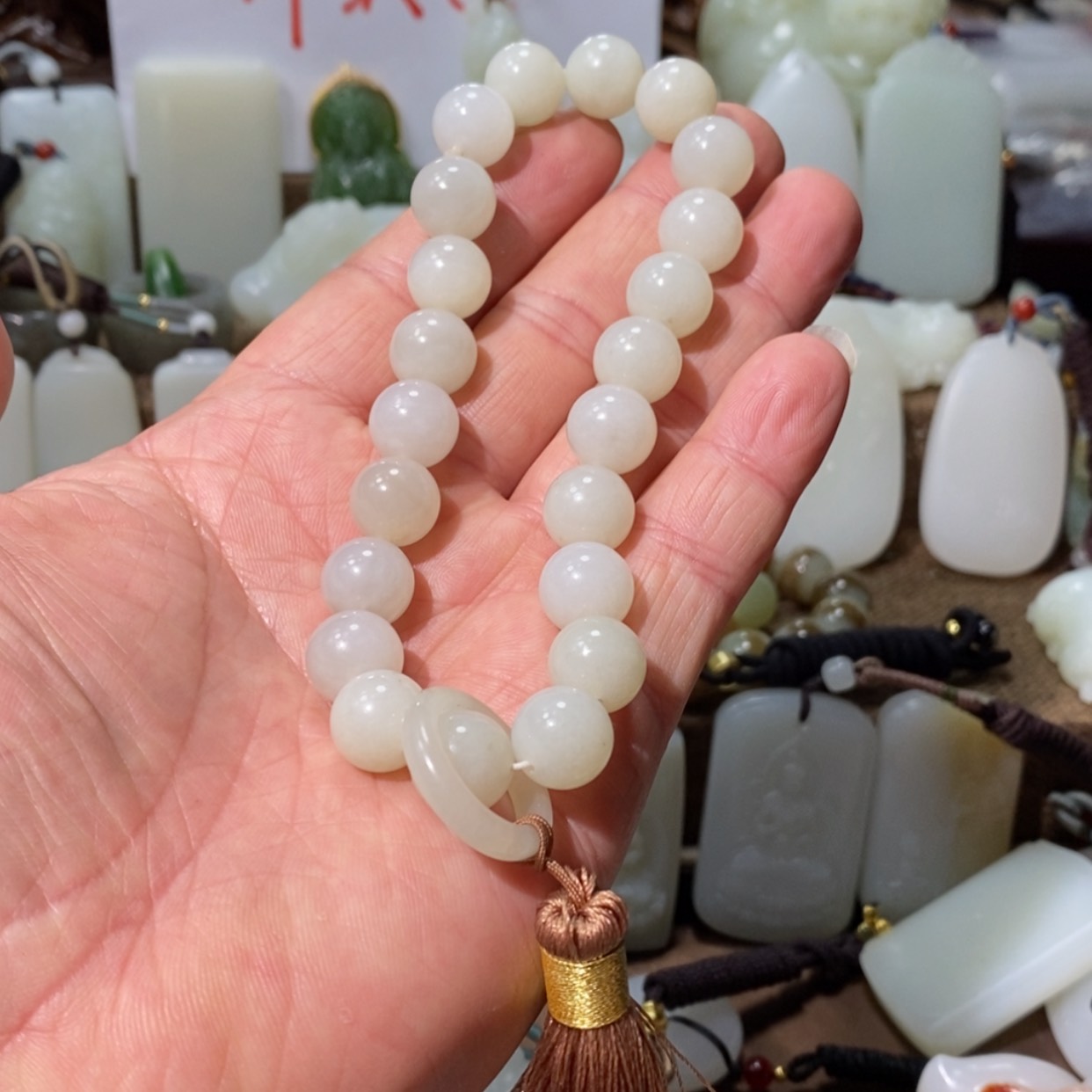 【闪购商品】和田玉吊坠(赠链)未镶嵌