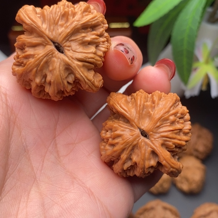 文玩核桃把件虎头