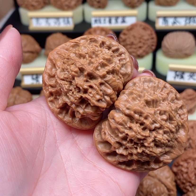 【闪购商品】文玩核桃吊坠吃****斤官帽