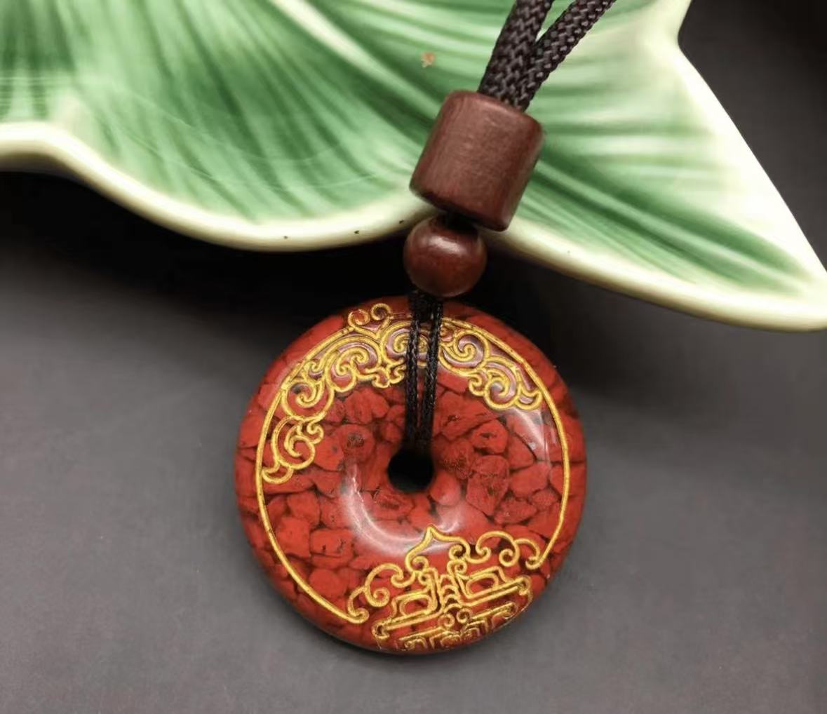 晶体砂烫金祥云平安扣吊坠项链