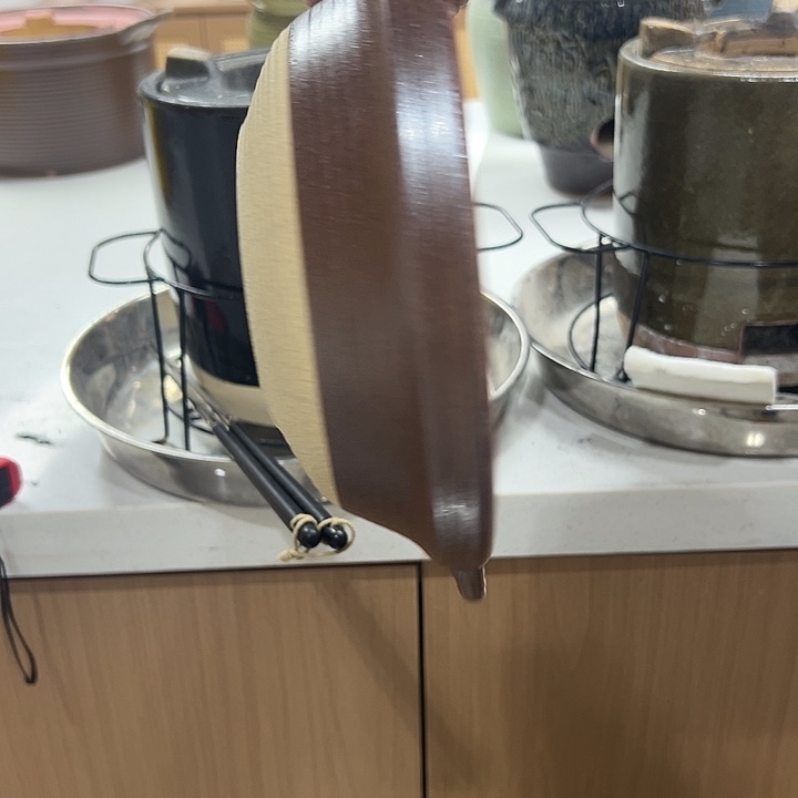 陶土微瑕浅平锅棕600ml