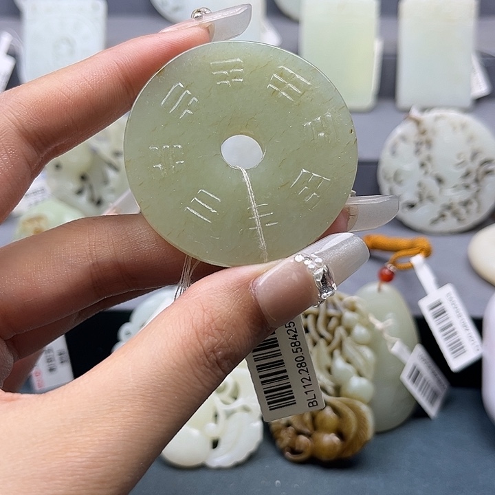 和田玉未镶嵌颈饰王****8