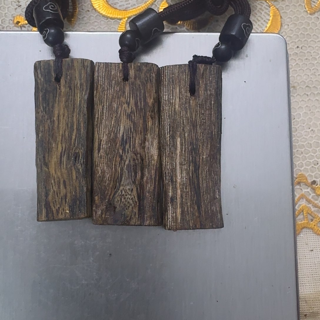 沉香木吊坠奇楠素牌吊坠发3个