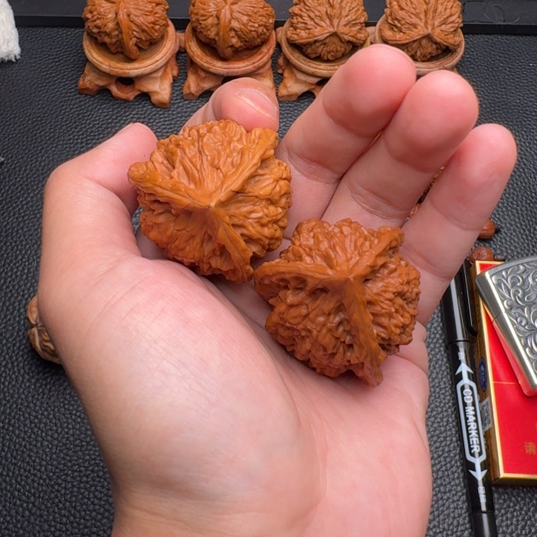桃核把件⭐️****麒麟纹官帽三棱