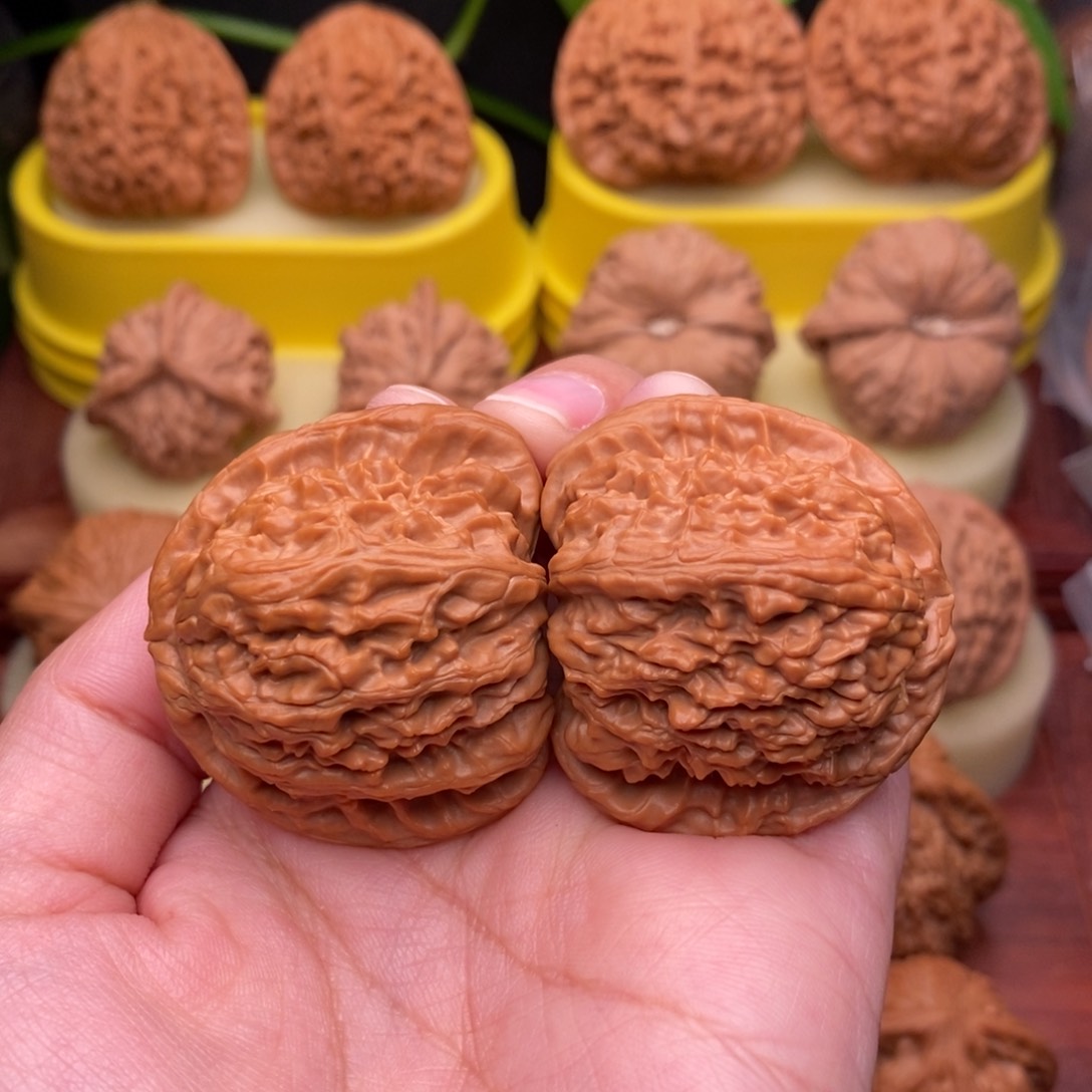 把件文玩核桃41“红皮”正三角白