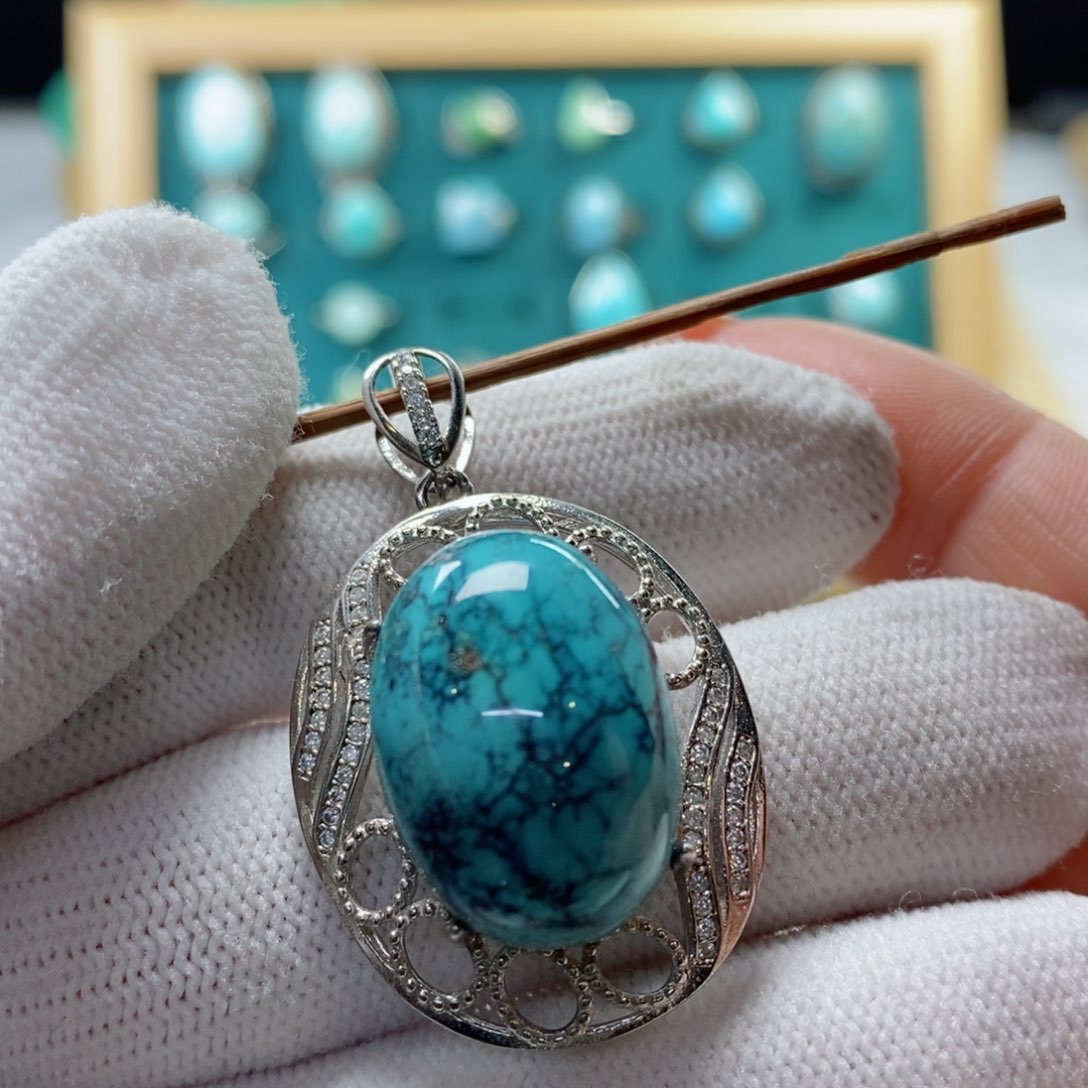 绿松石颈饰未镶嵌