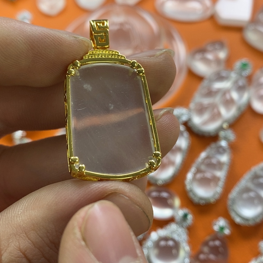 石英质玉吊坠合金