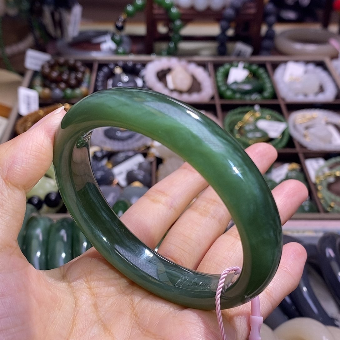 颈饰未镶嵌和田玉毕业级老矿料碧玉猫眼手镯57