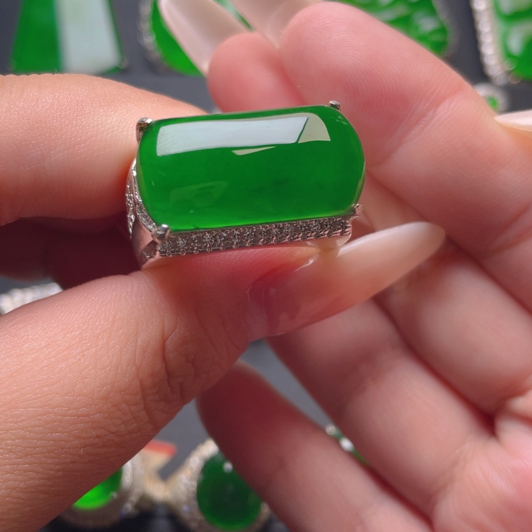 翡翠戒指未镶嵌马鞍