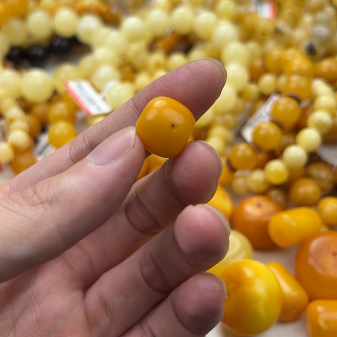 琥珀珠宝奇石未镶嵌