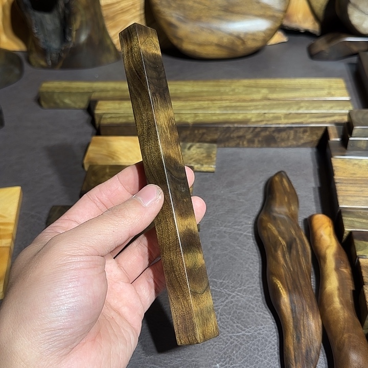 鋼****阴沉木直播间一物一拍截图