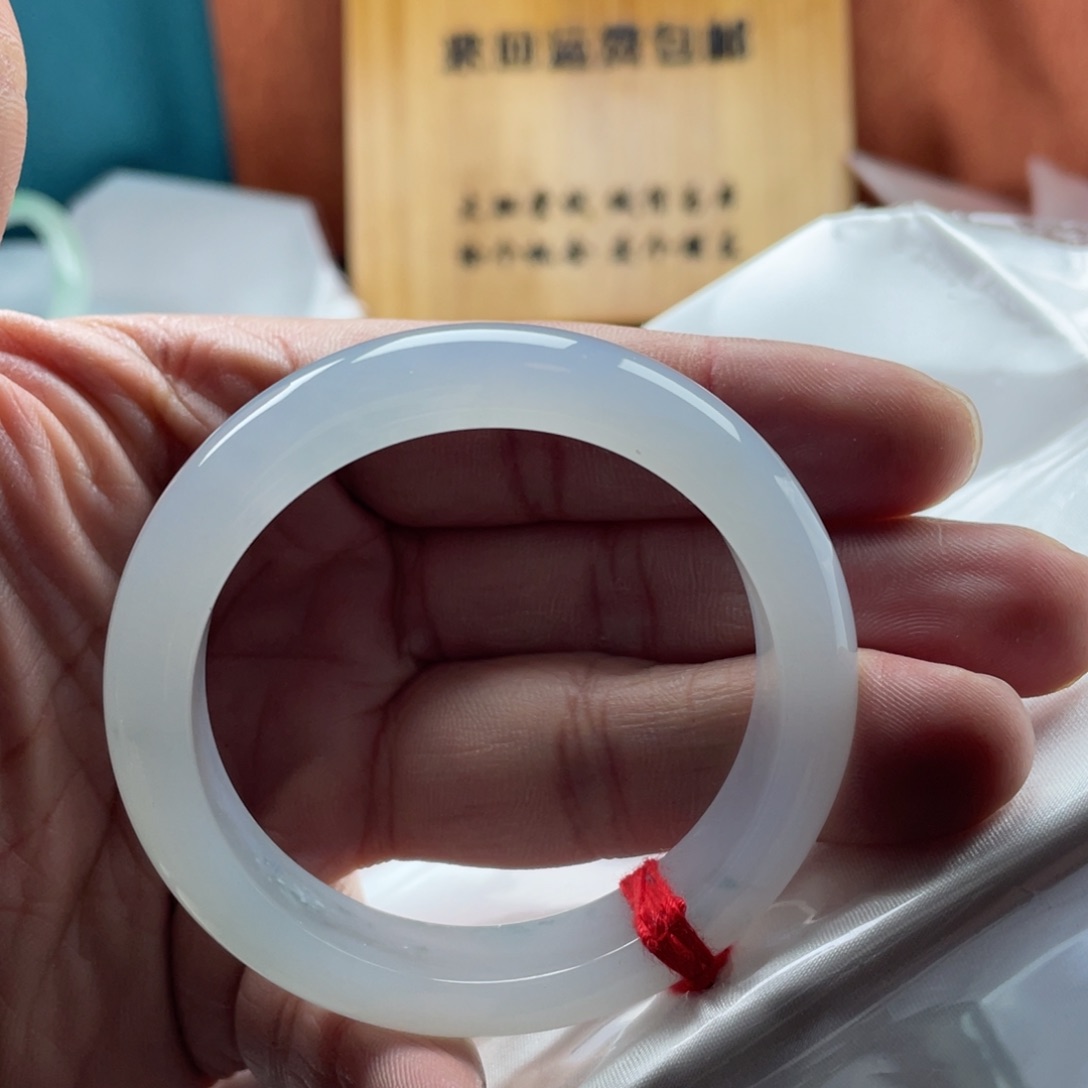翡翠手镯未镶嵌53.5糯冰起胶