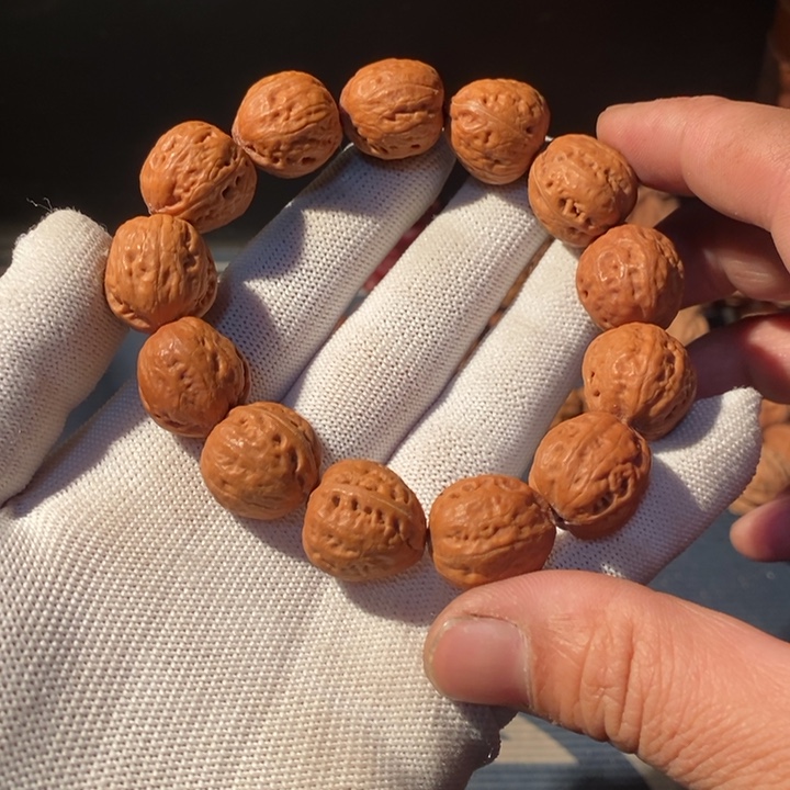 文玩核桃手串……27