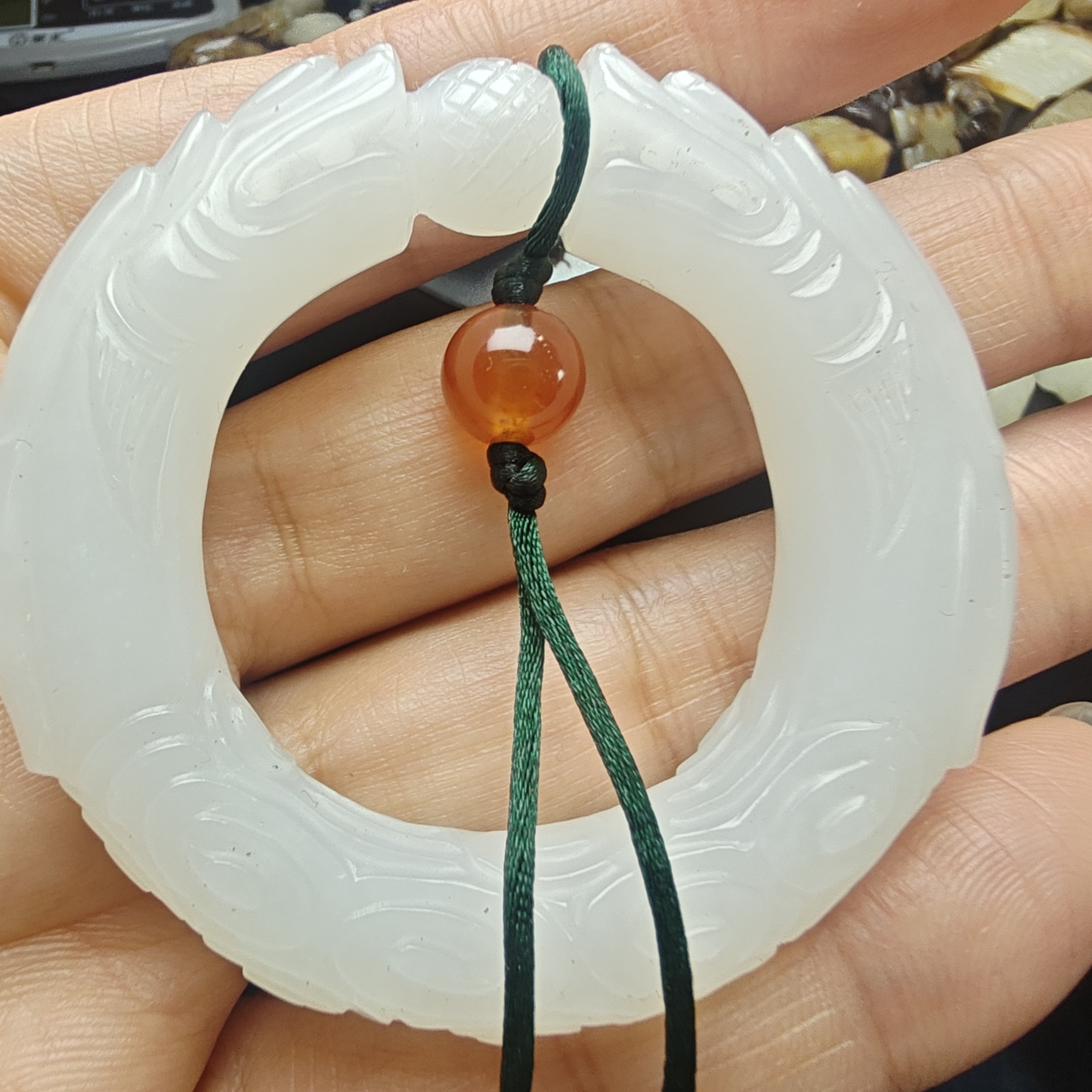 和田玉双龙戏珠环