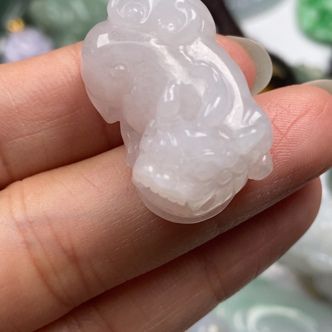 都***堰翡翠未镶嵌颈饰翡翠