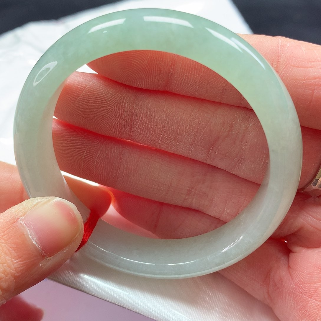 翡翠手镯未镶嵌51圈