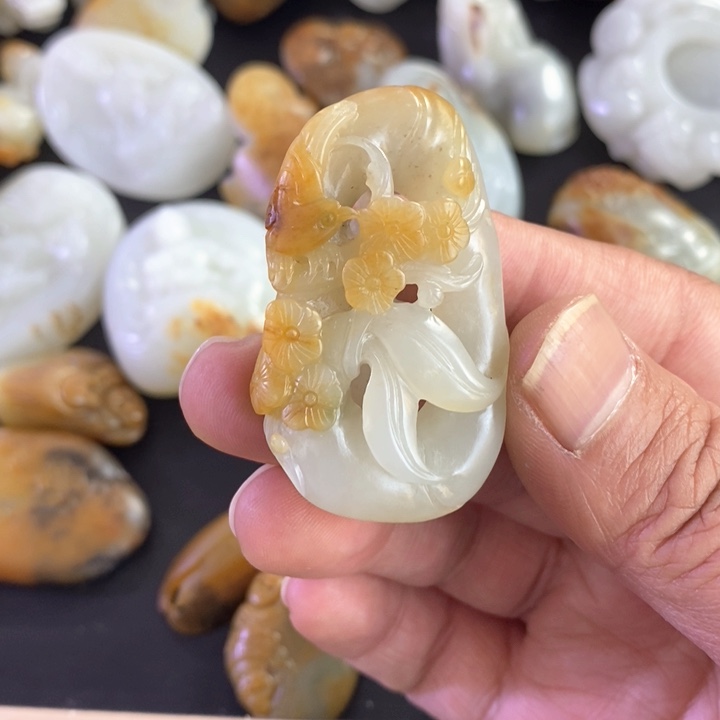 和田玉颈饰未镶嵌