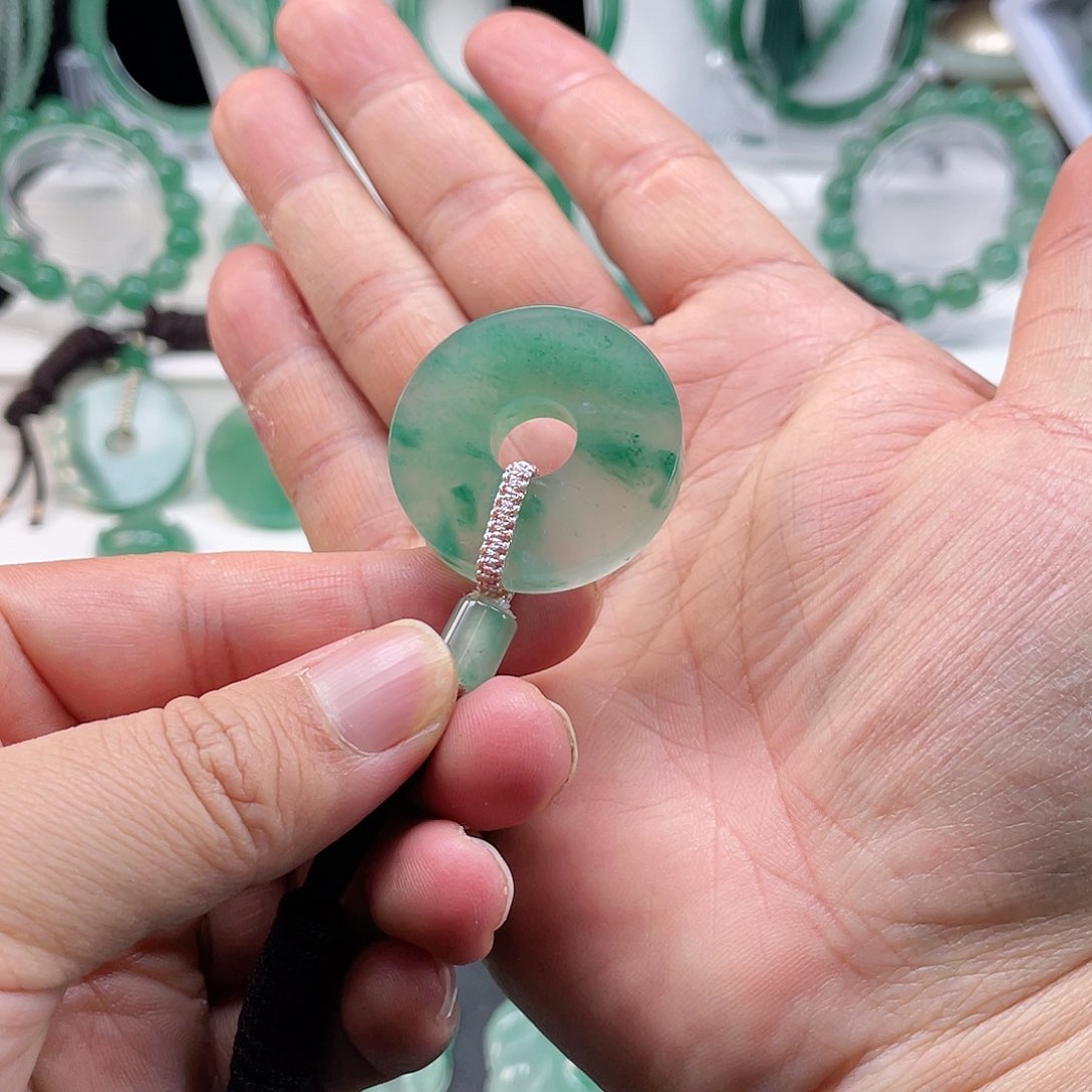 石英质玉吊坠(不含链)未镶嵌