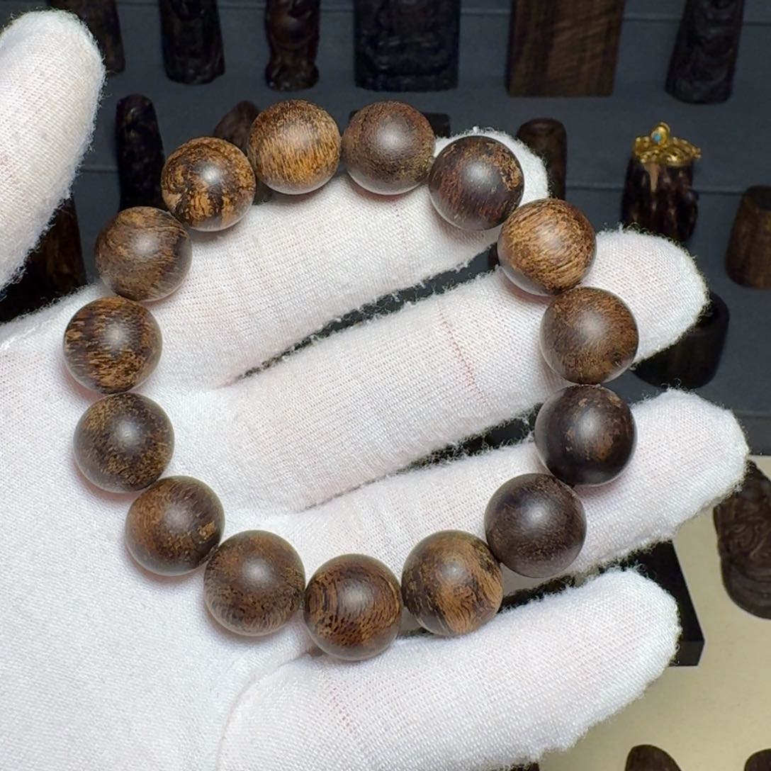 沉香沉香碎屑昌**姚