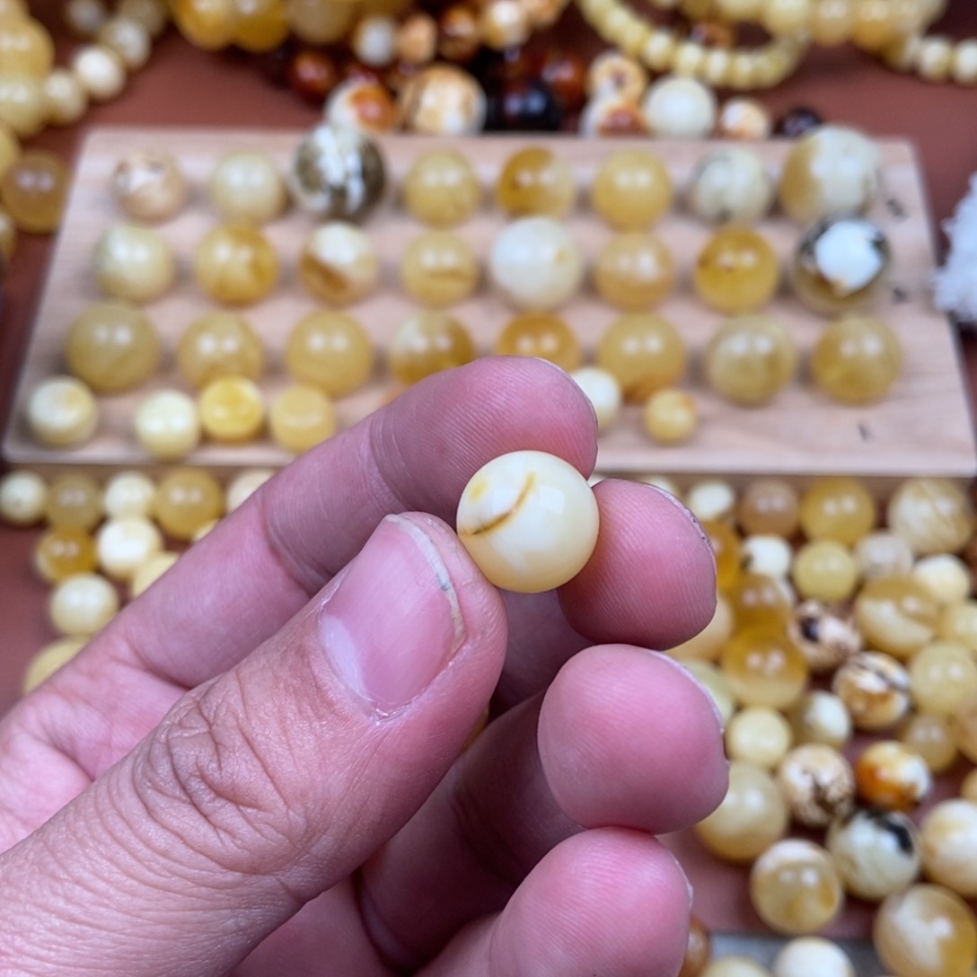 蜜蜡裸石未镶嵌沫*蜜蜡