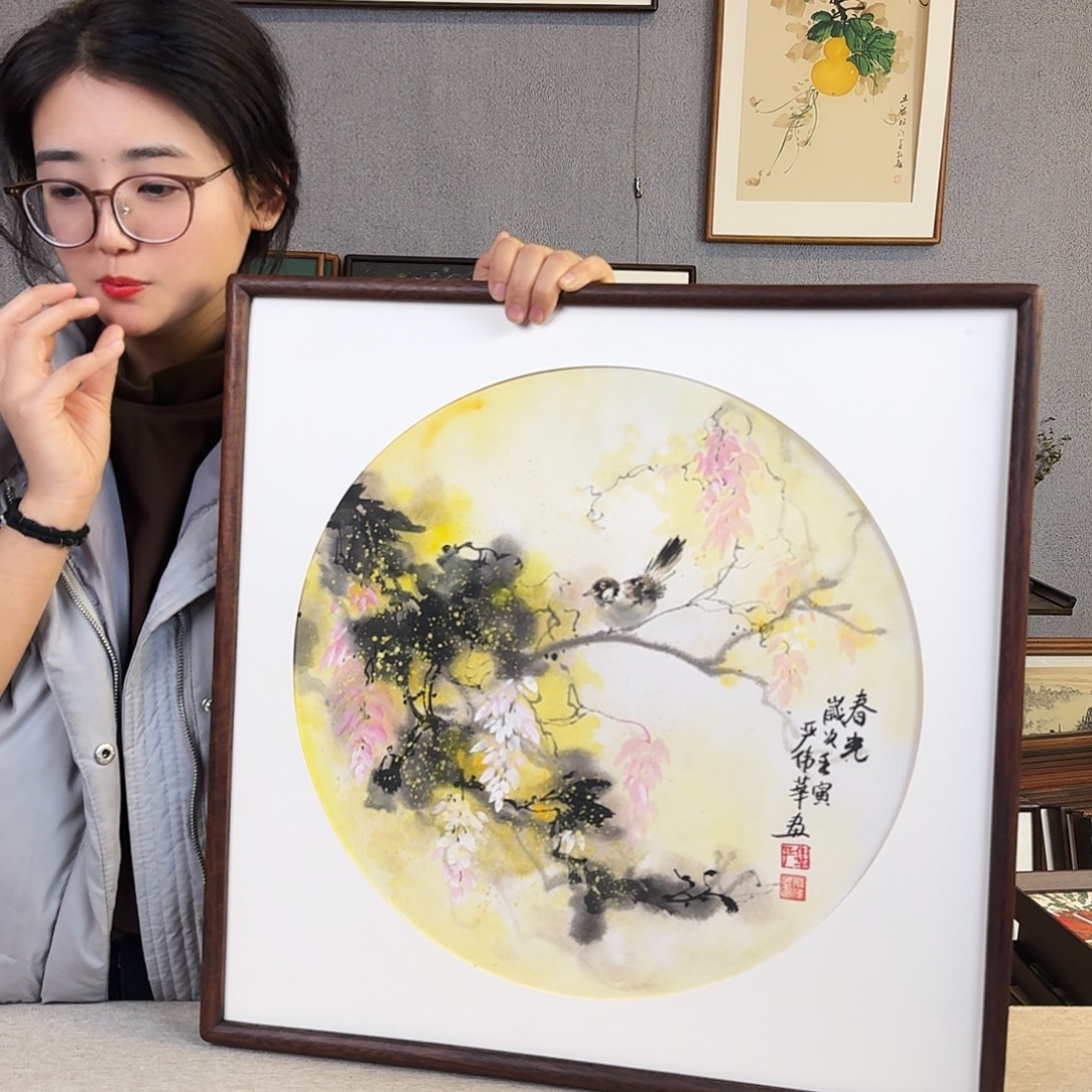 国画手绘带框尺寸： 53*53