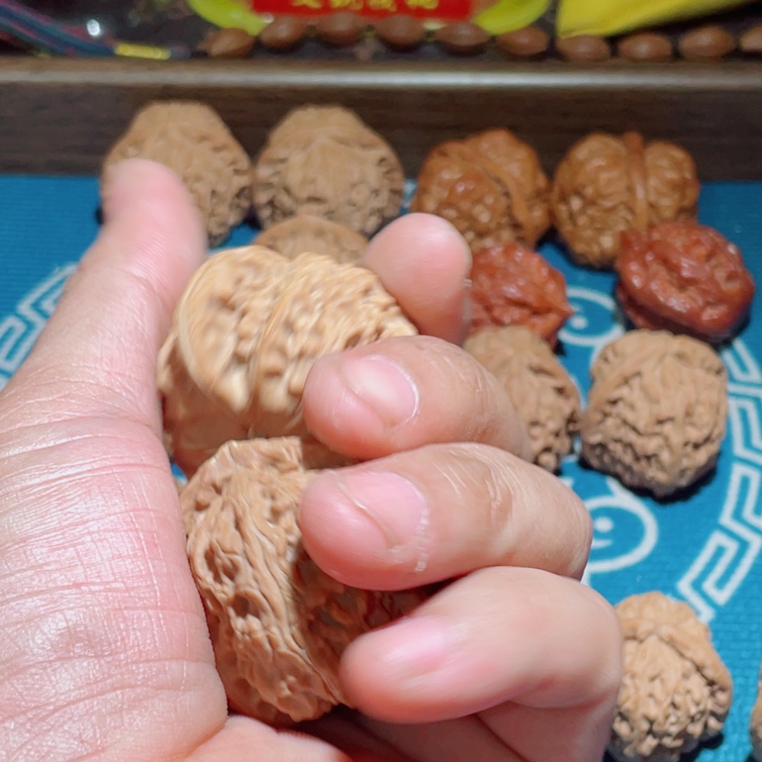 ¥****6文玩核桃一物一拍