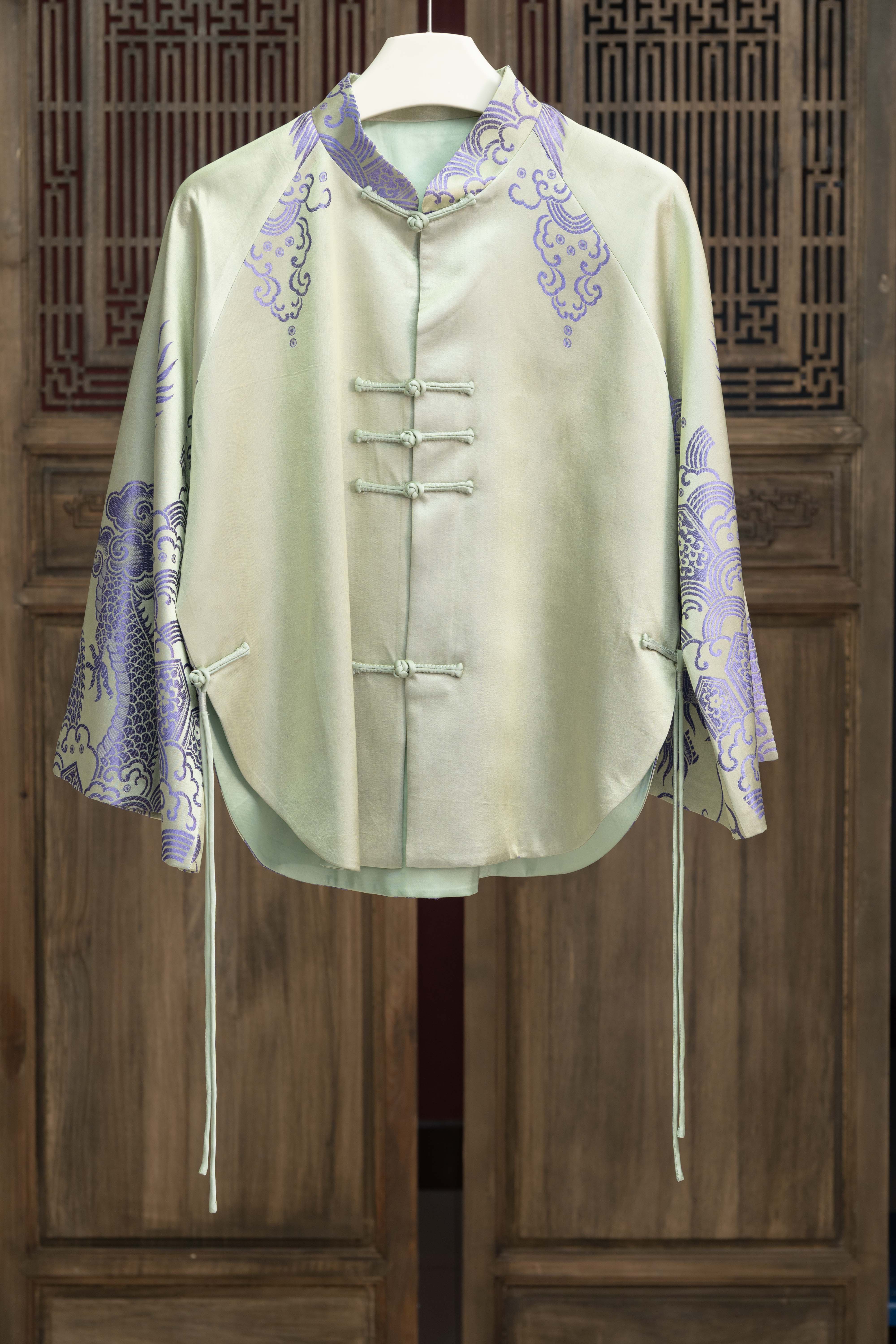 云喜原创老缎对襟双层设计款侧边带流苏外套