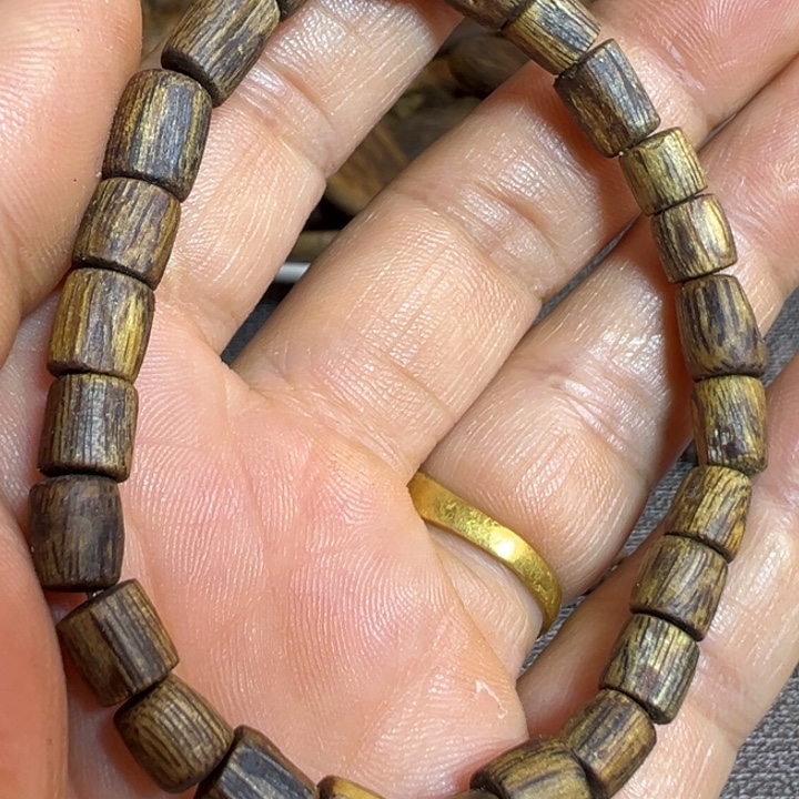 沉香沉香碎屑随形桶珠