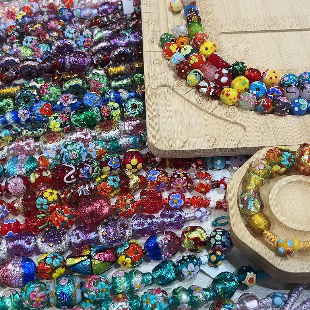 玻璃颈饰琉璃琉璃琉璃琉璃琉璃