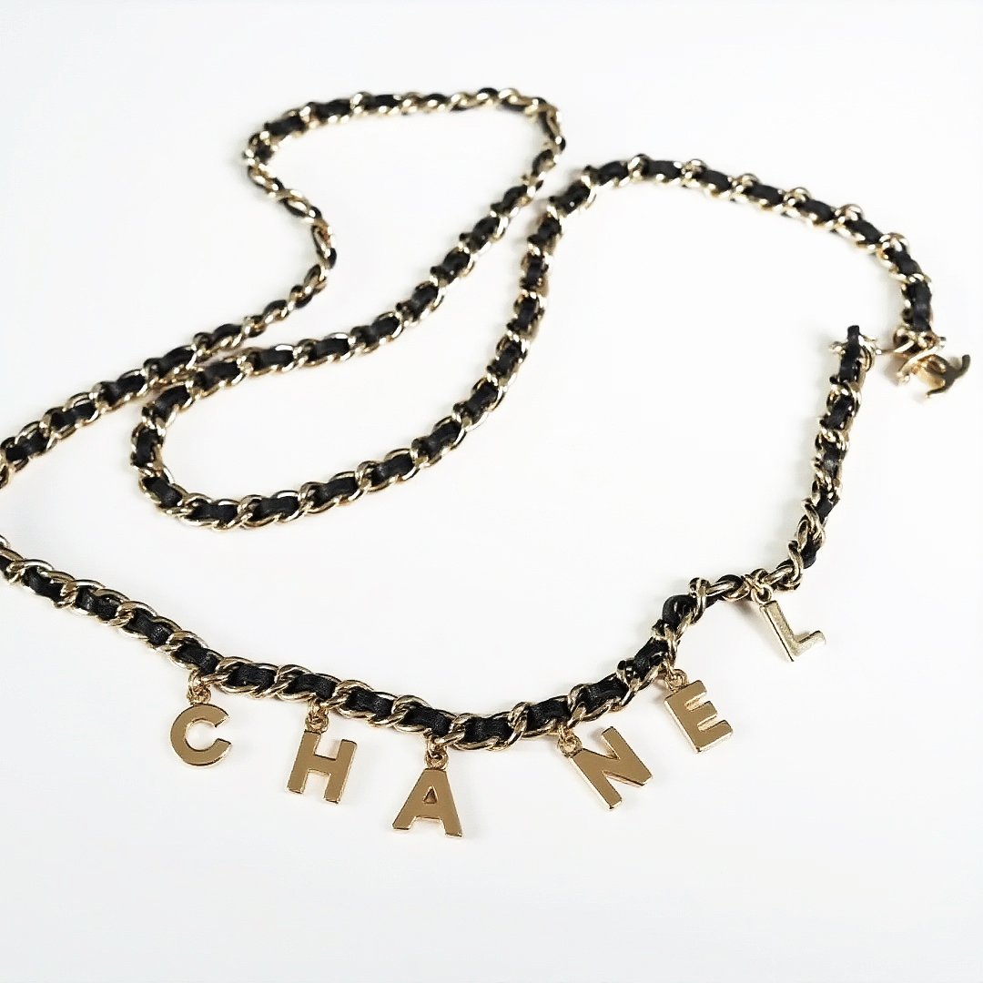 Chanel 字母吊坠黑金皮穿腰链