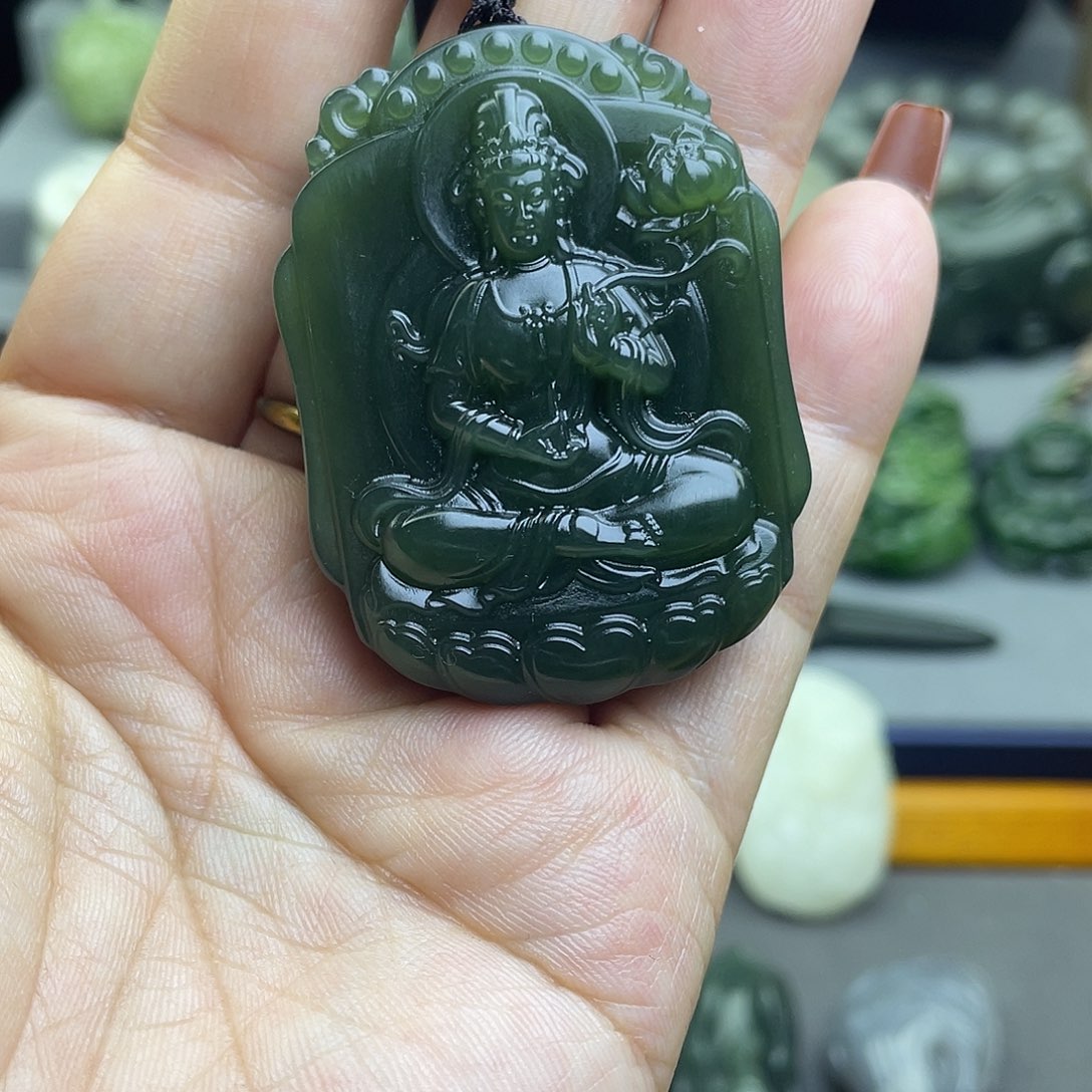 和田玉未镶嵌颈饰