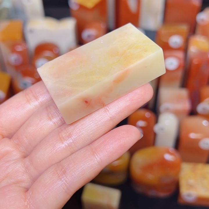 老挝石J****s老挝精品素章